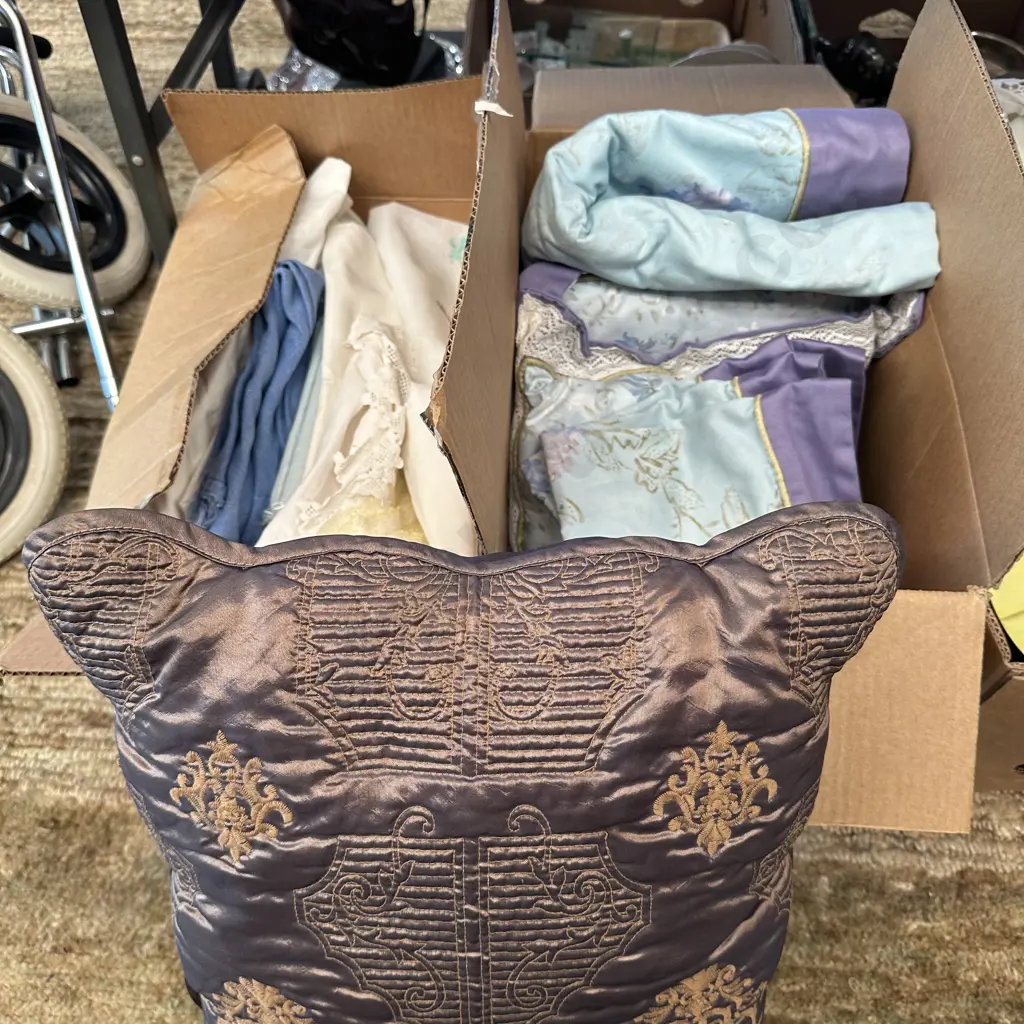 2 box bedding etc Image 1++