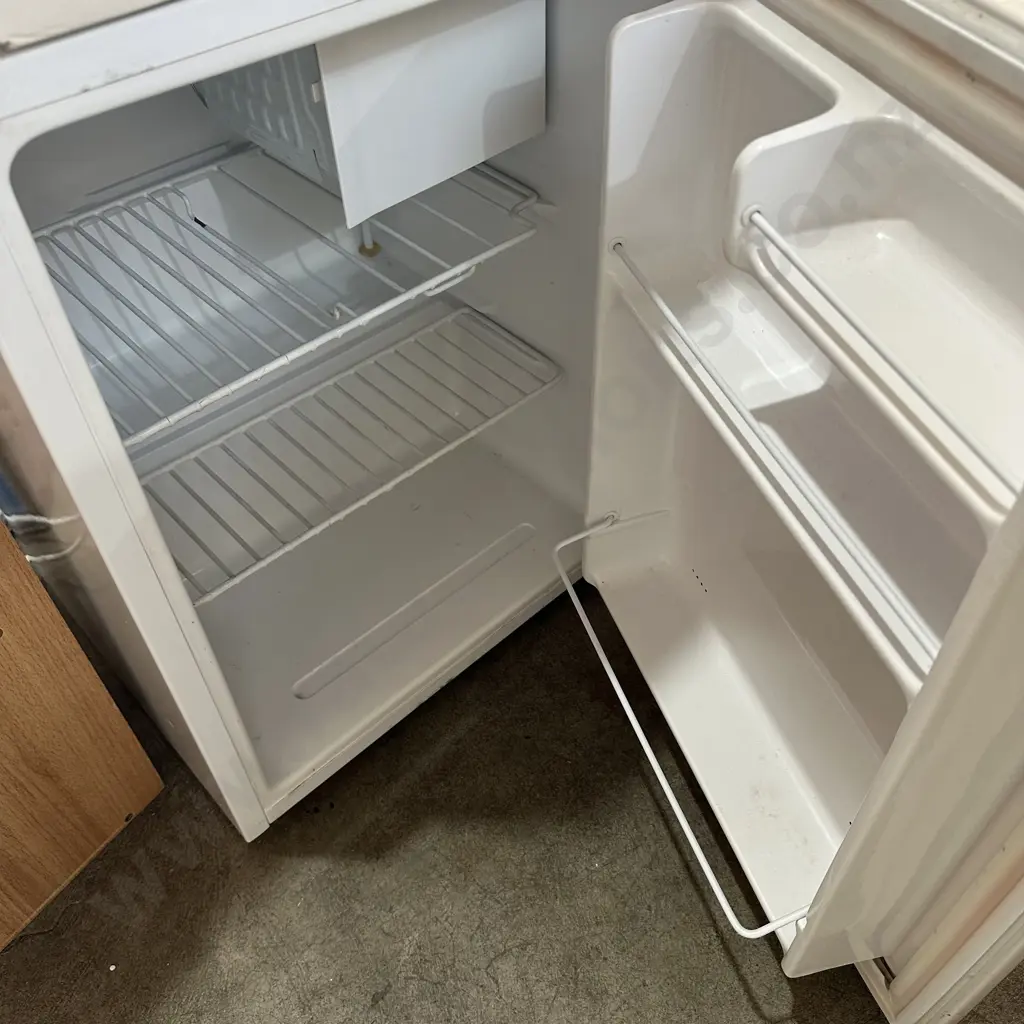 Bar fridge Image 1++