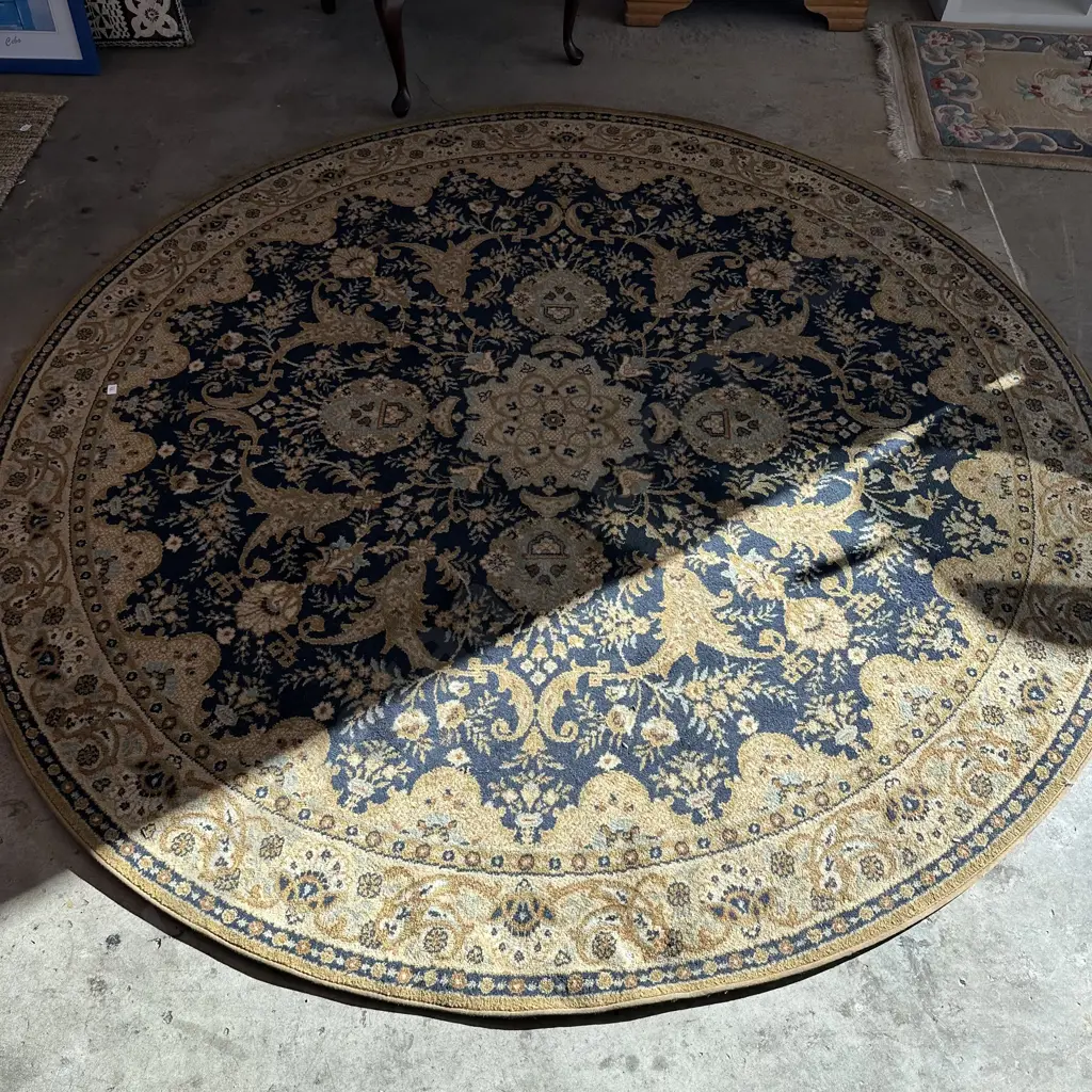 Round rug 2m Image 1++