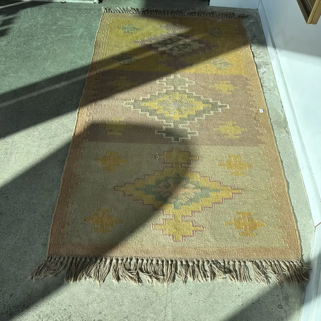 Kilim 1700 x 900 Image 1++