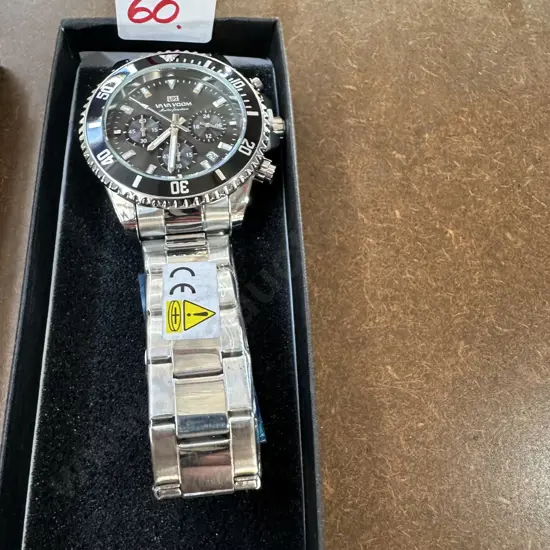 New boxed watch