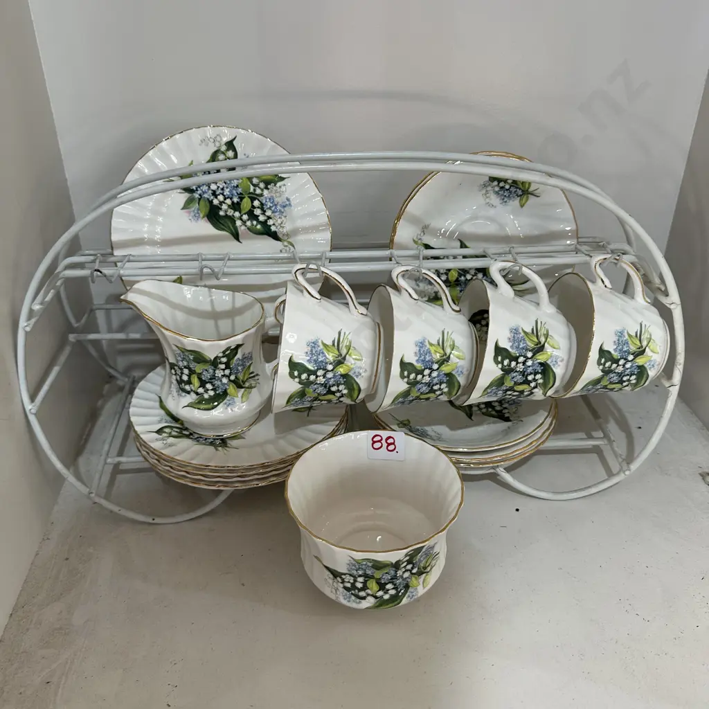 Part tea service and stand Image 1++