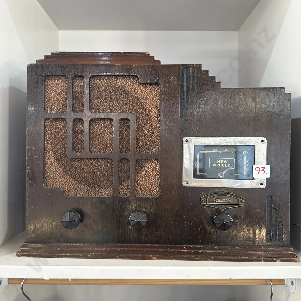 Vintage mantle radio - working Image 1++