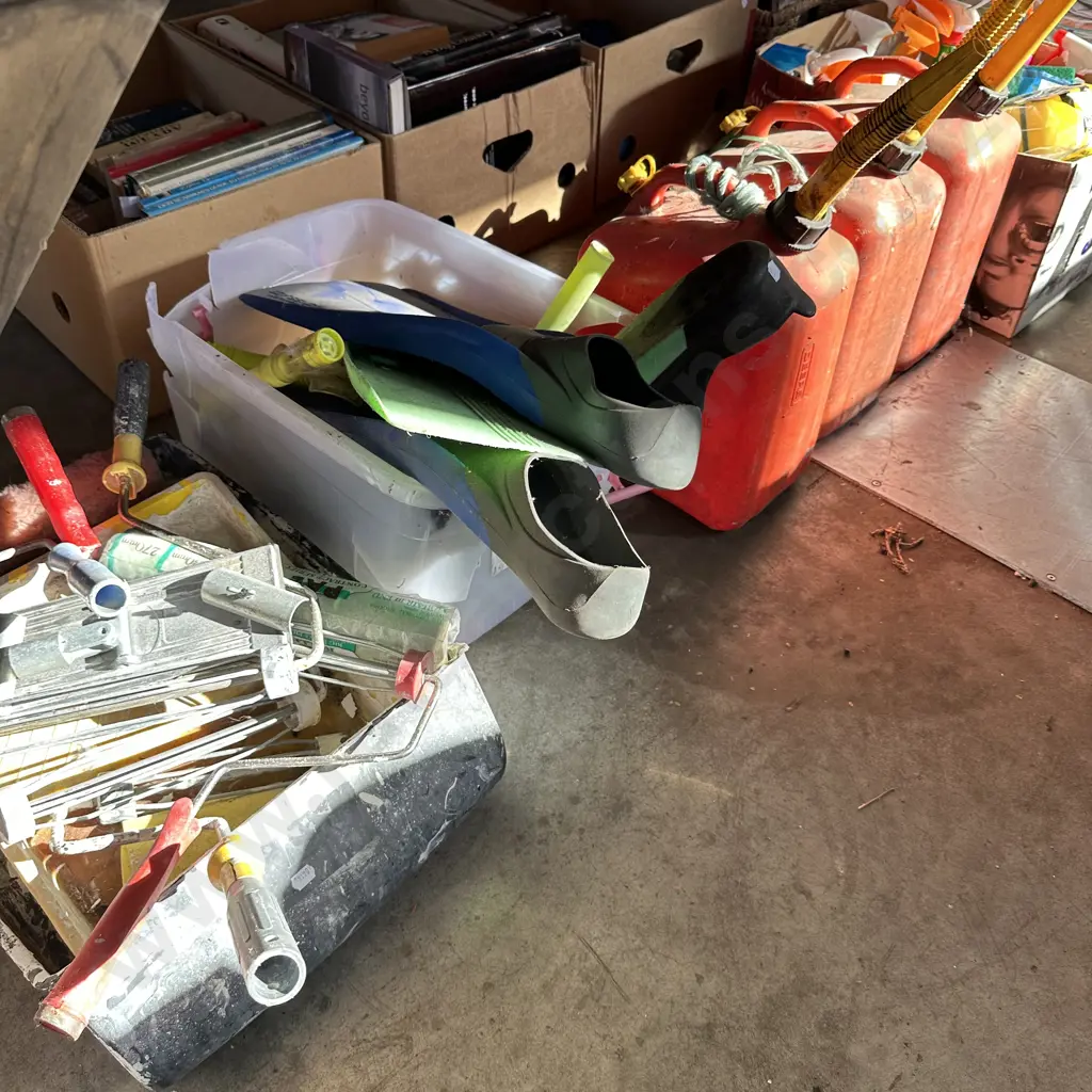 petrol cans, dive stuff, paint gear Image 1++