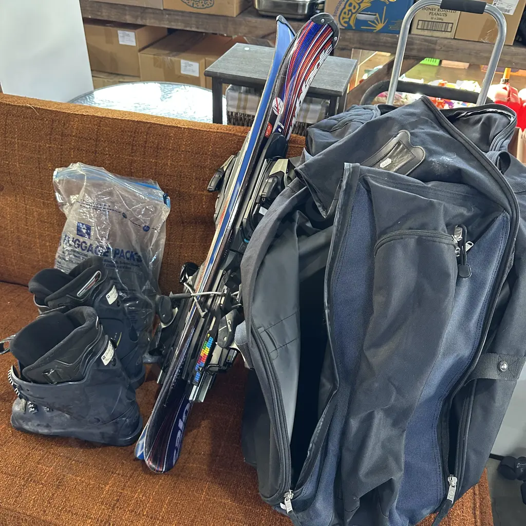 Trick skis, boots, bag plus gear Image 1++