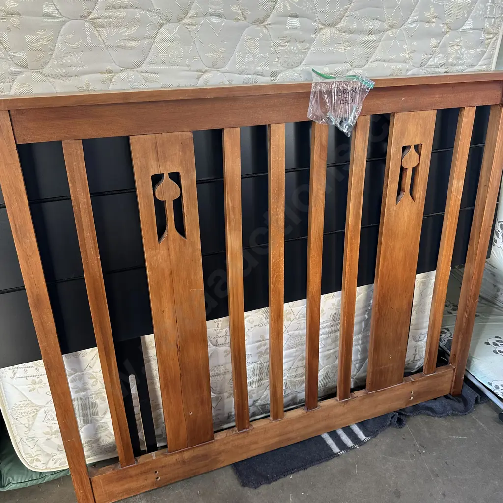 Solid Rimu double head, single plus shelf Image 1++
