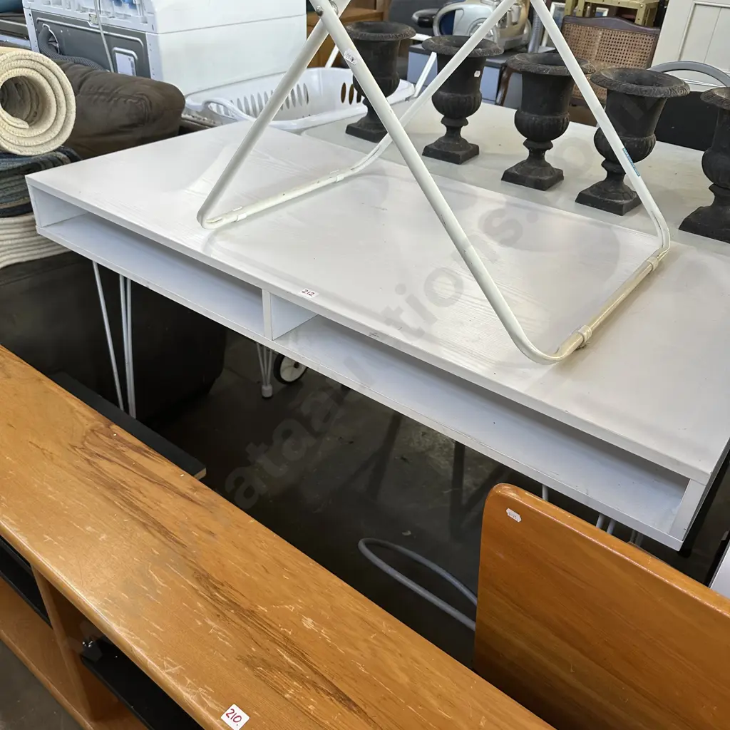 Desk Image 1++