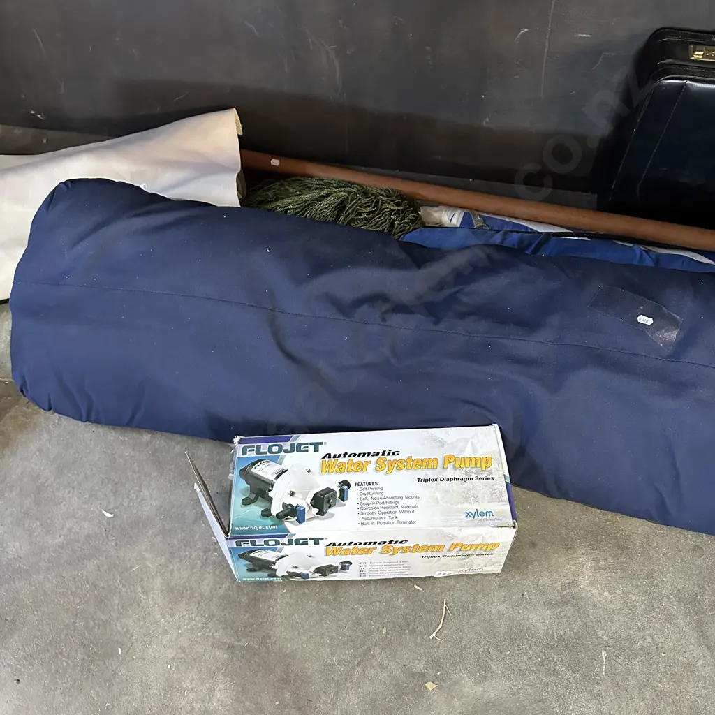 Water pump, hammock etc plus a lounge chair Image 1++