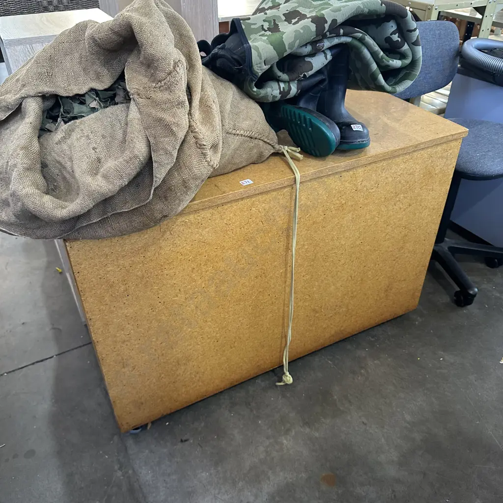Storage box (need caster repair) Image 1++