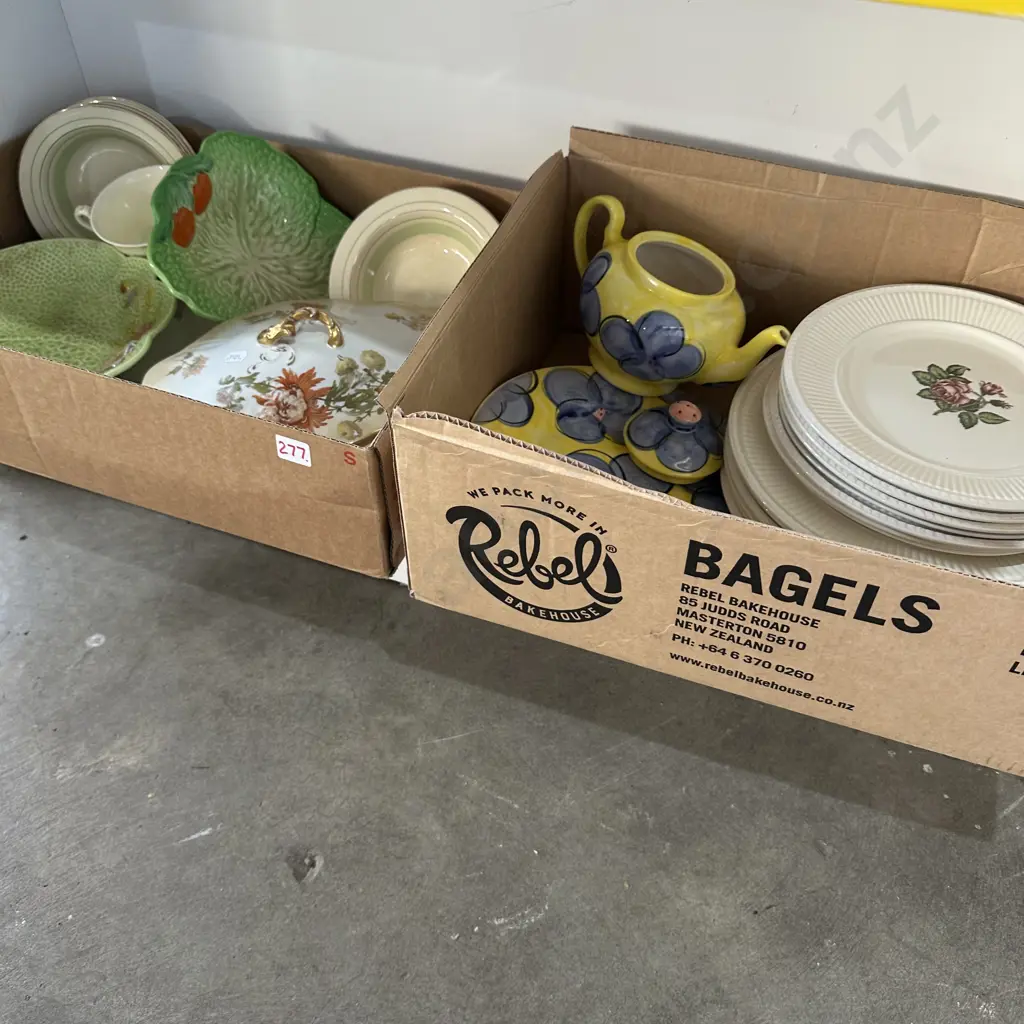 2 box lots Image 1++