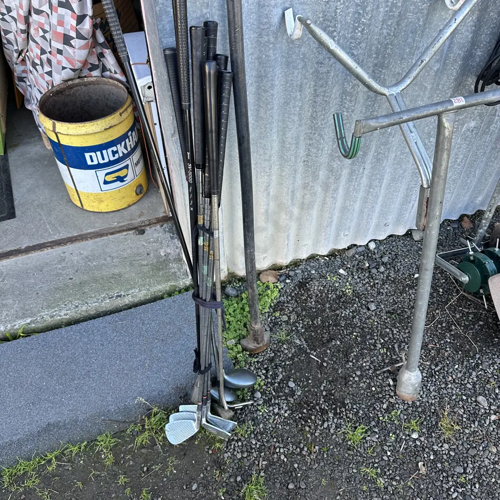 Bike rack, bar and golf clubs Image 1++