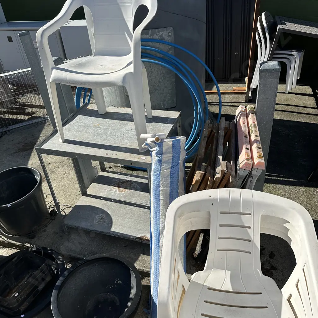 Shelf, plastic chairs, trestle legs Image 1++