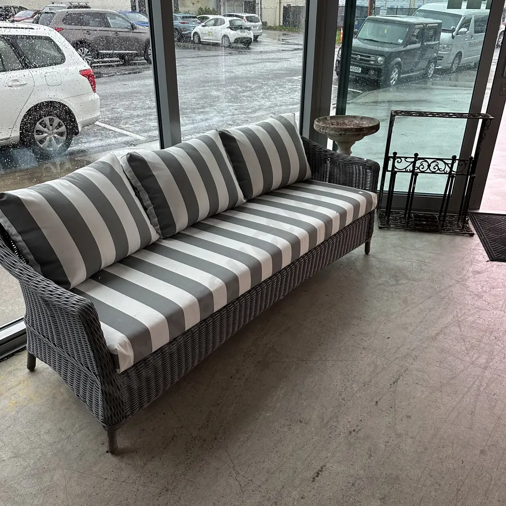 Outdoor sofa Image 1++