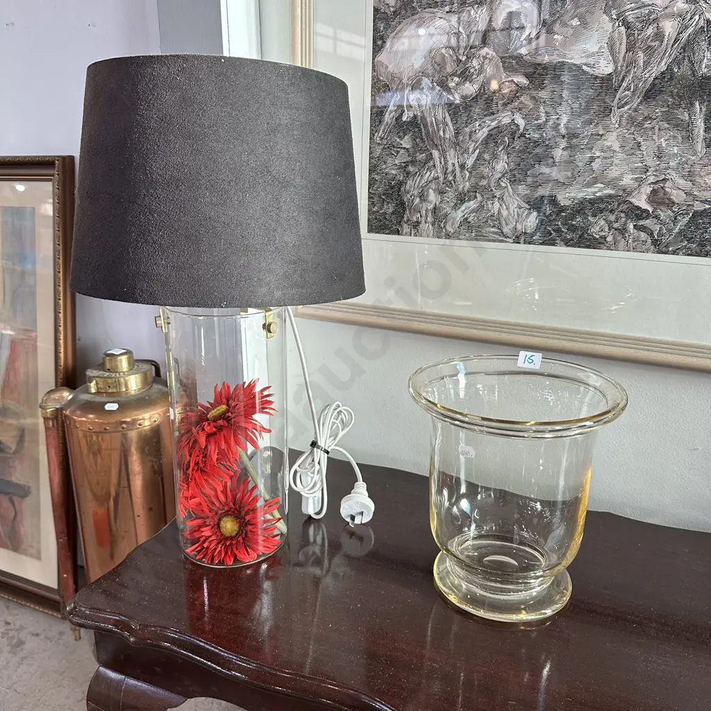 Vase and lamp Image 1++