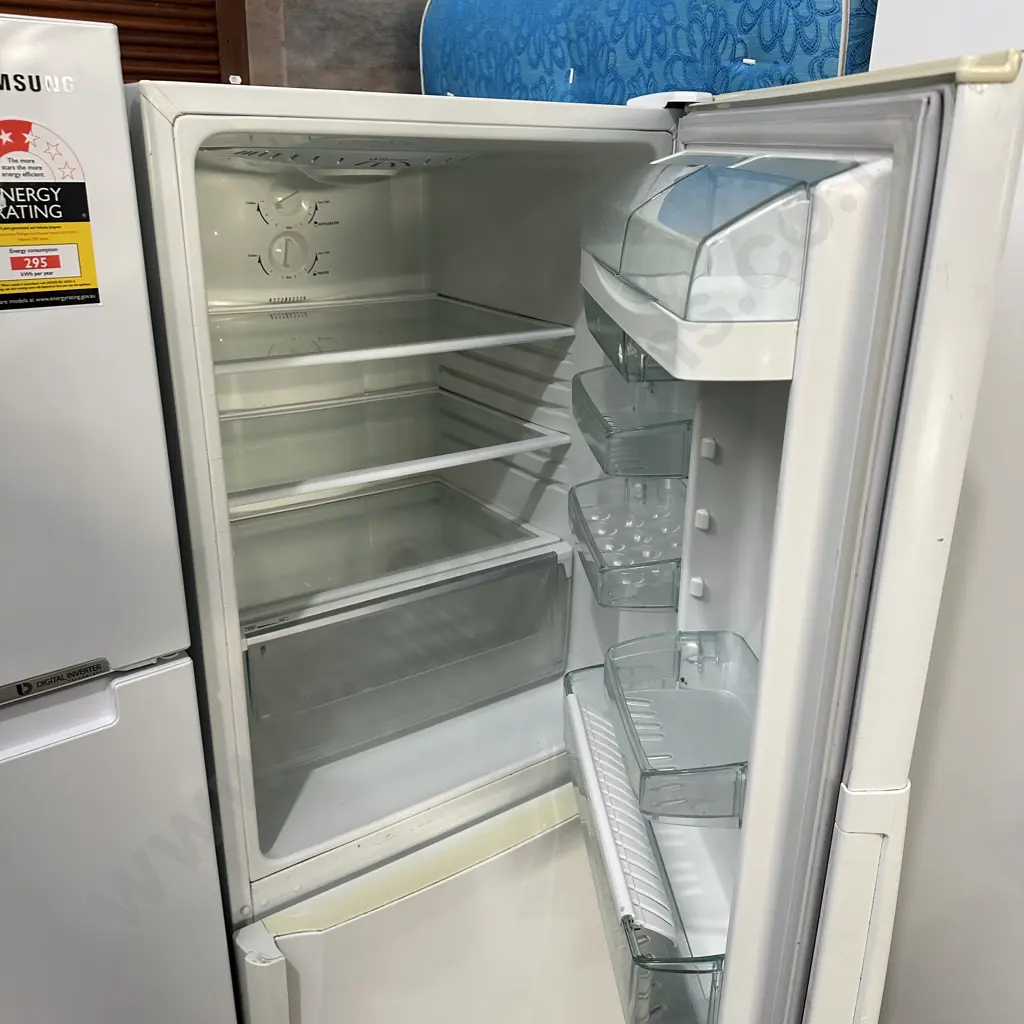 Westing house fridge freezer Image 1++