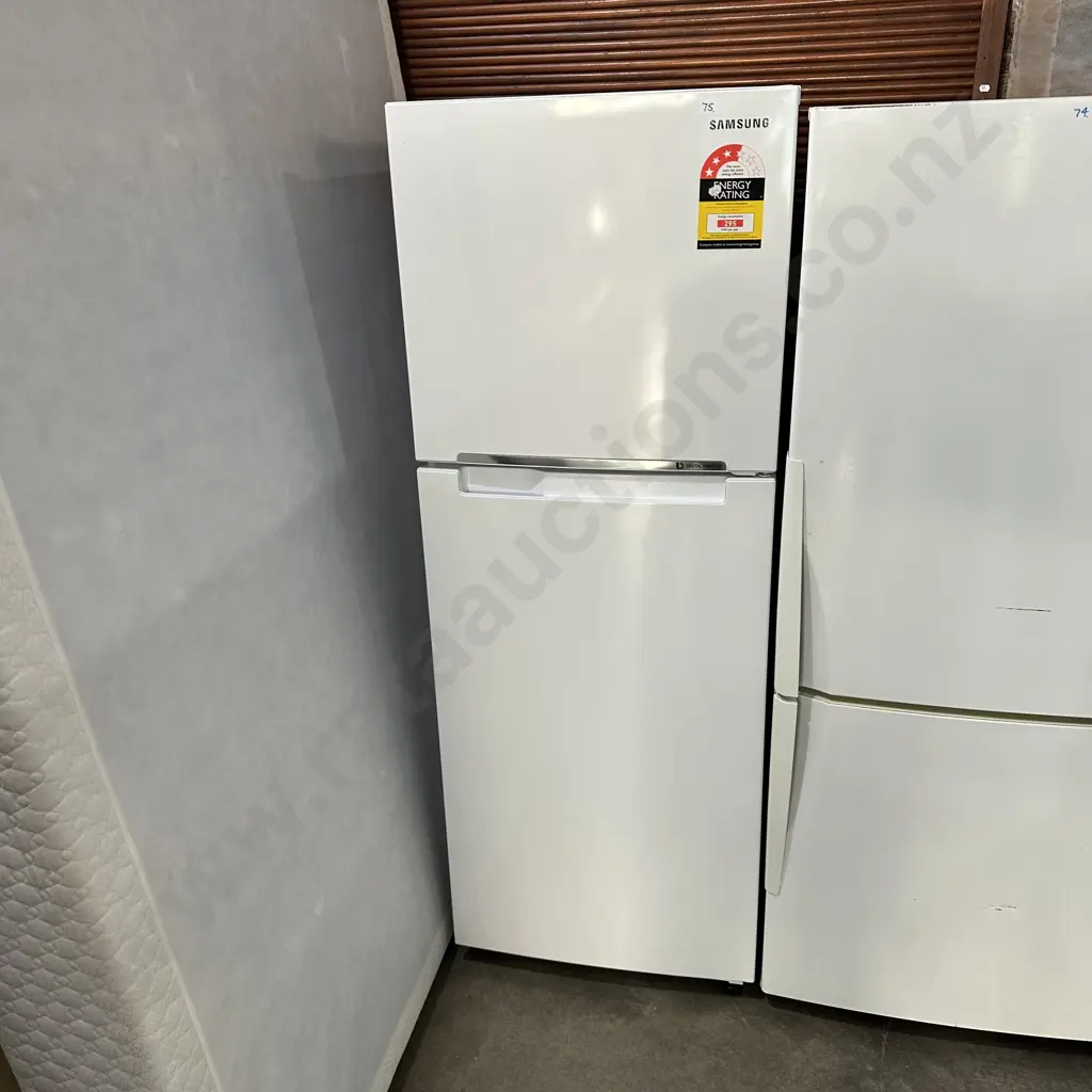 Samsung fridge freezer- very tidy Image 1++