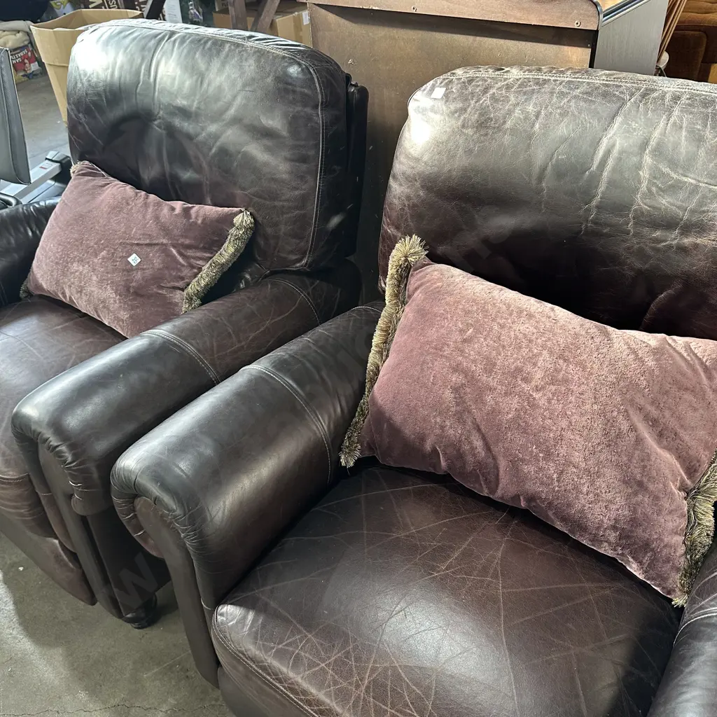 Pr feather filled velvet cushions Image 1++