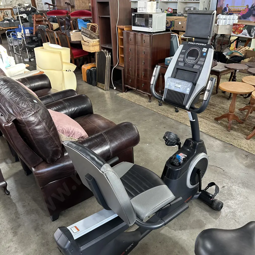 Pro-Form trainer excelent condition Image 1++