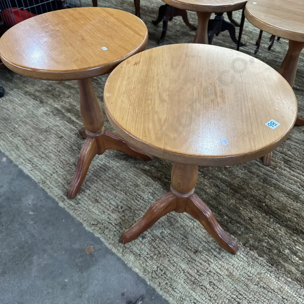 Pr solid side tables Image 1++