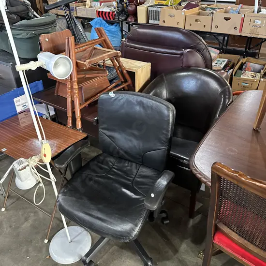 2 chairs and lamp