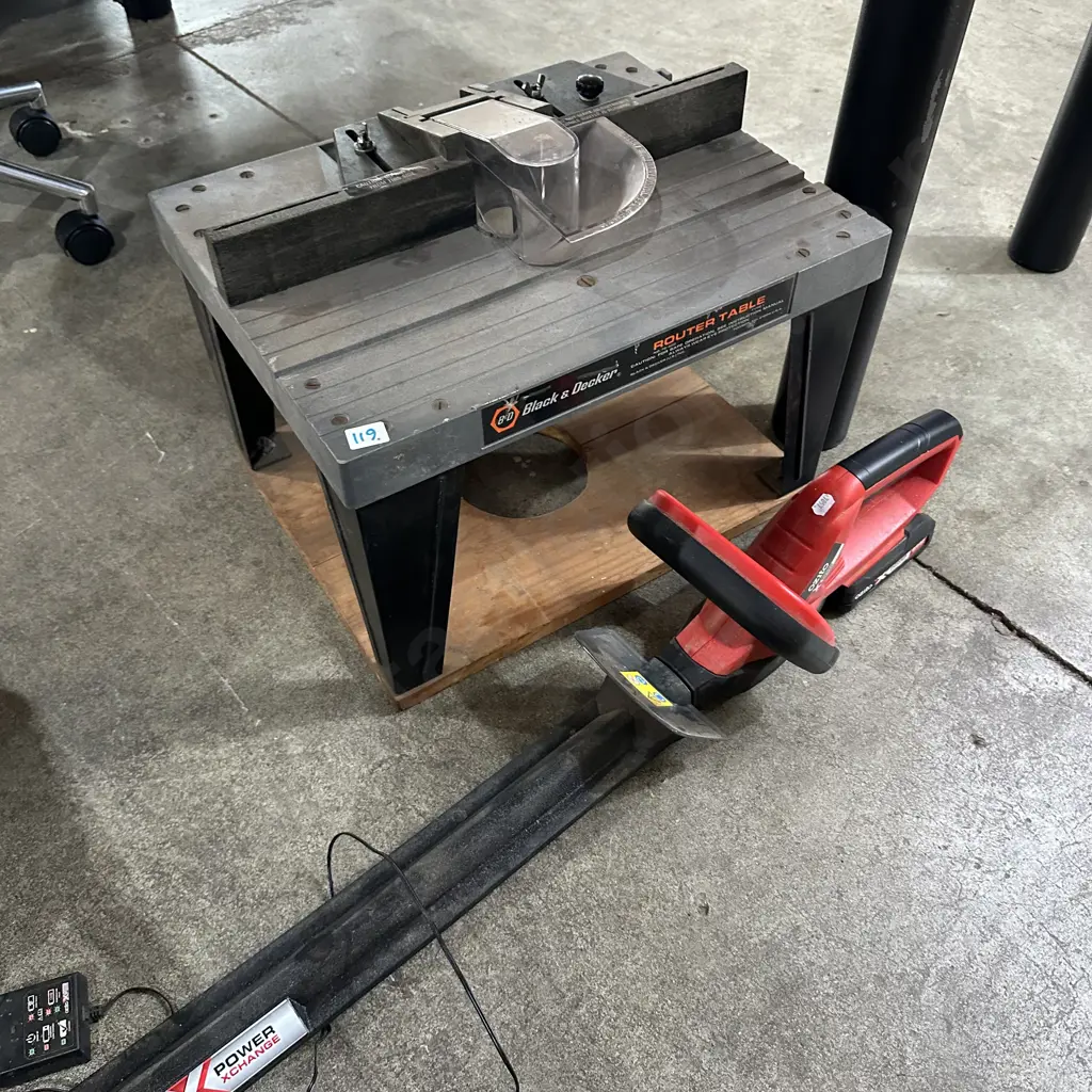 Router table and battery hedger Image 1++