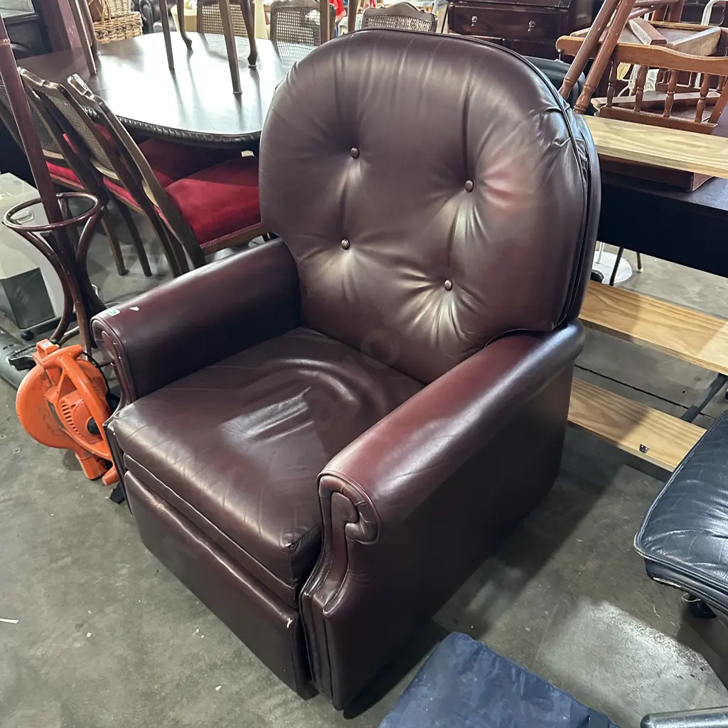 Recliner chair Image 1++