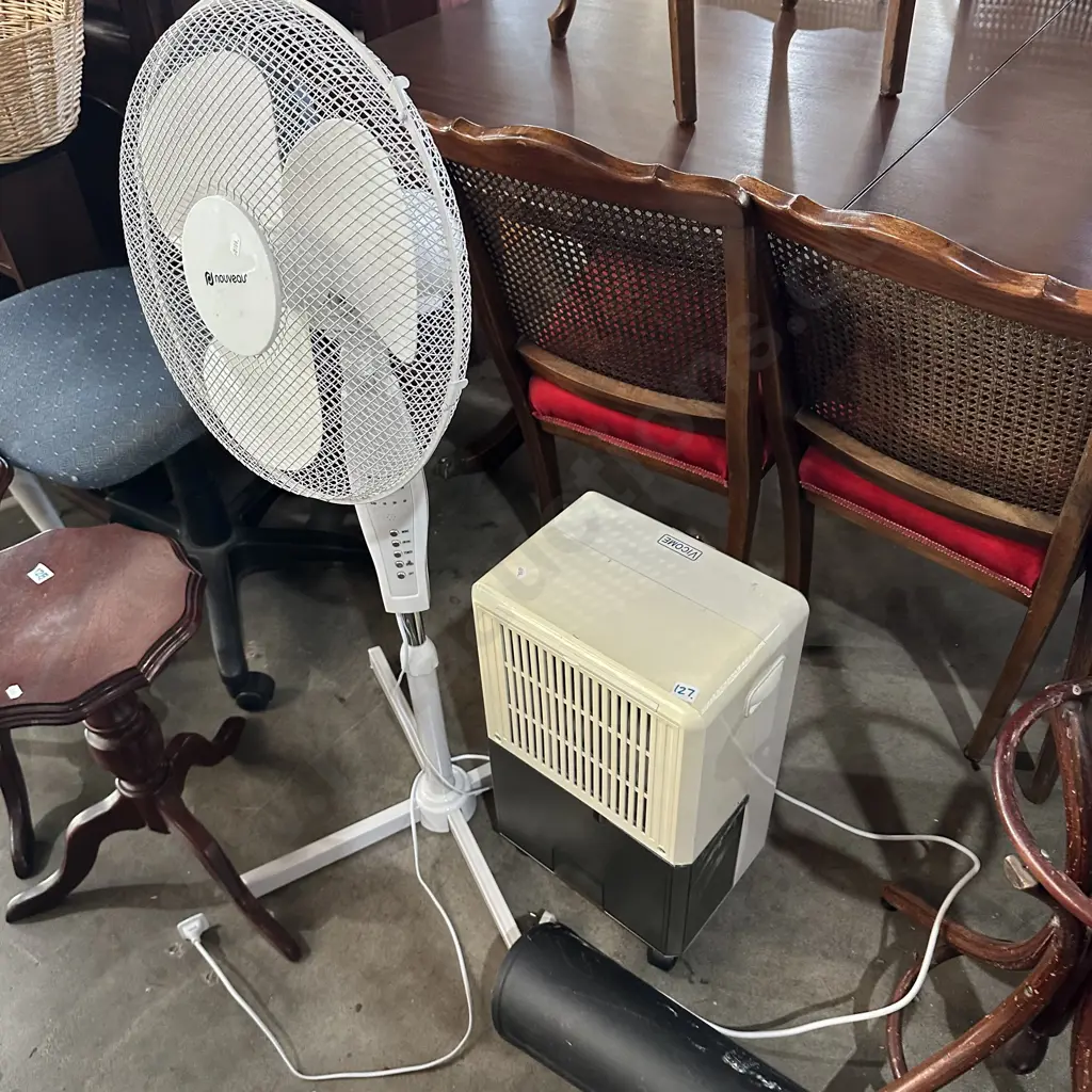 Dehumidifier and fan Image 1++