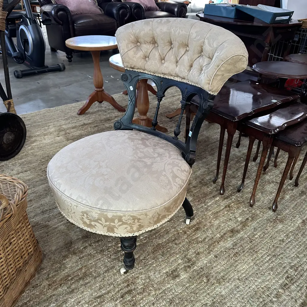 Antique chair Image 1++