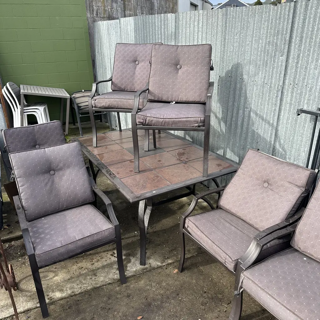 Tidy Outdoor table and 6 chairs Image 1++