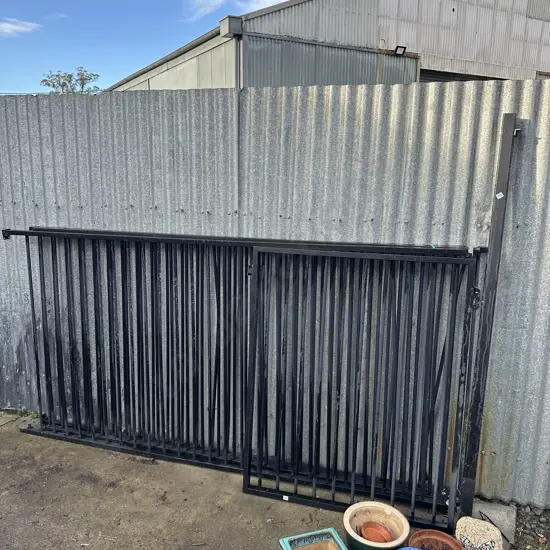 Asst pool fencing