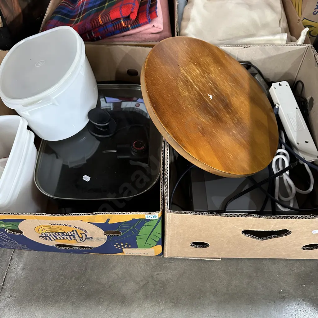2 box lots Image 1++