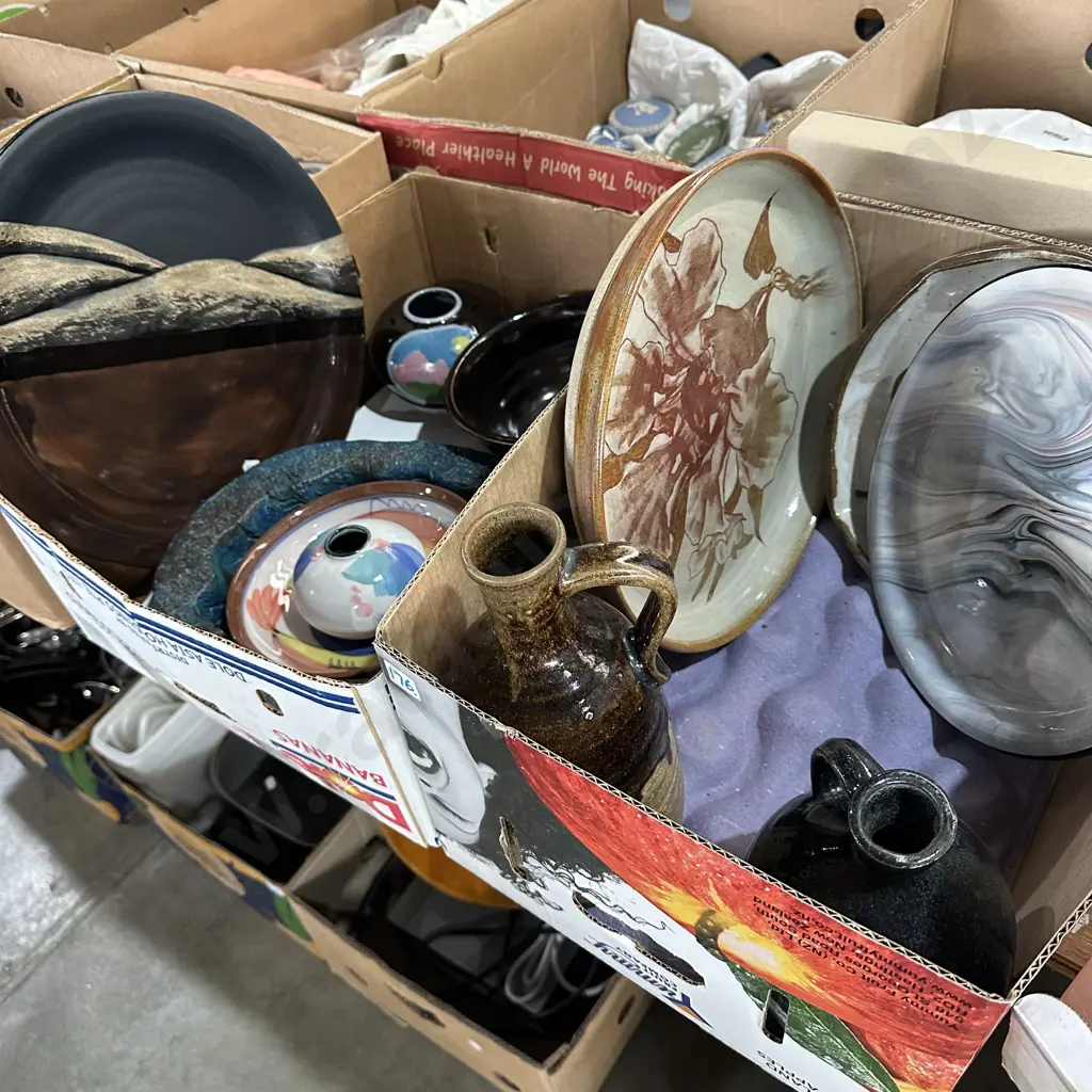 2 box pottery Image 1++