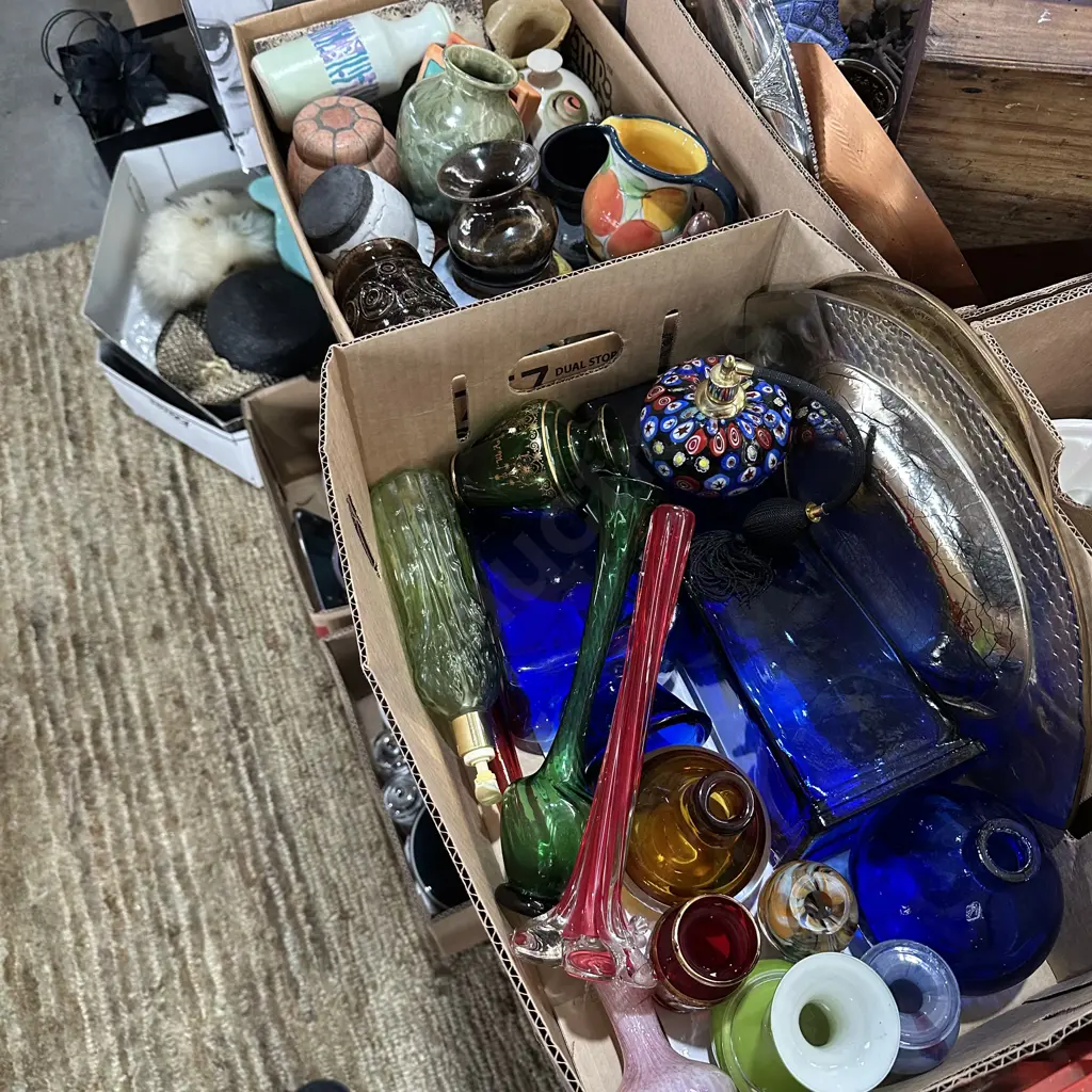 2 box glass and pottery Image 1++