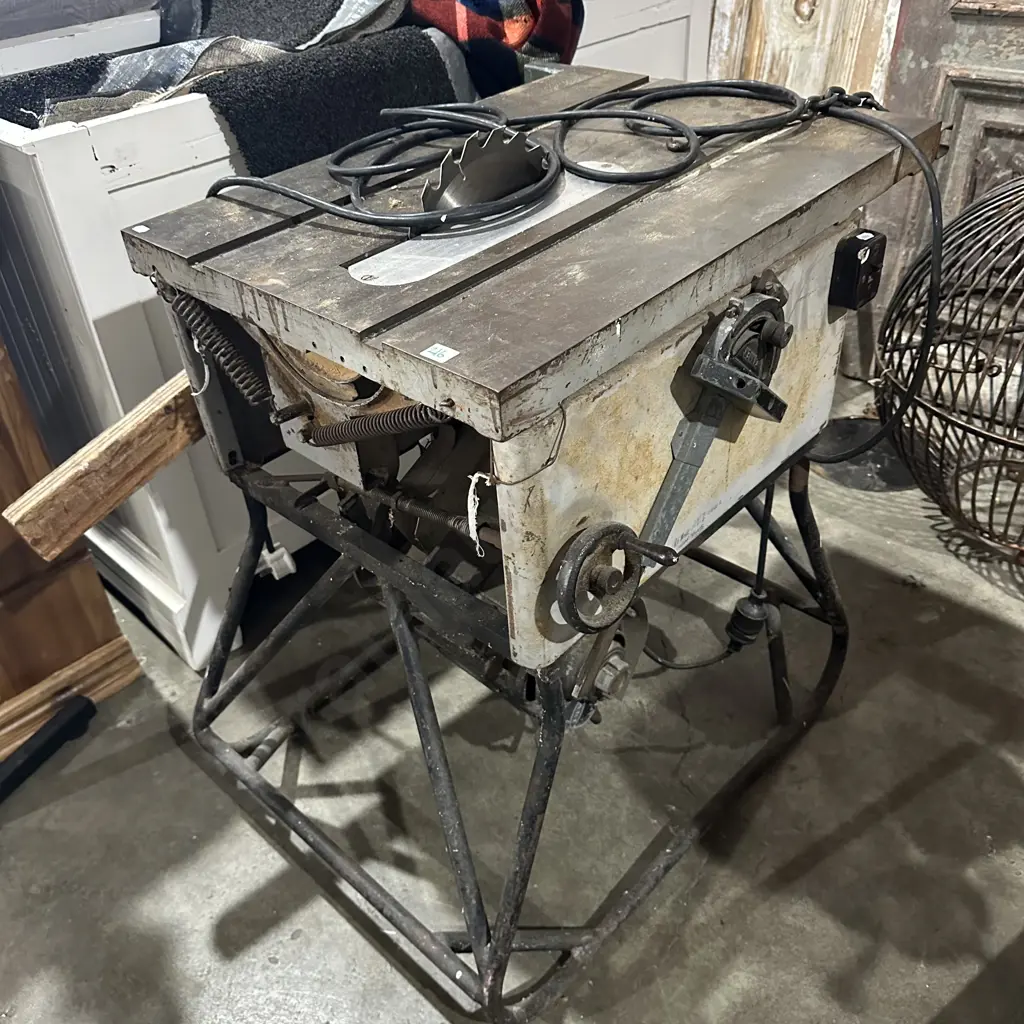 Saw bench Image 1++