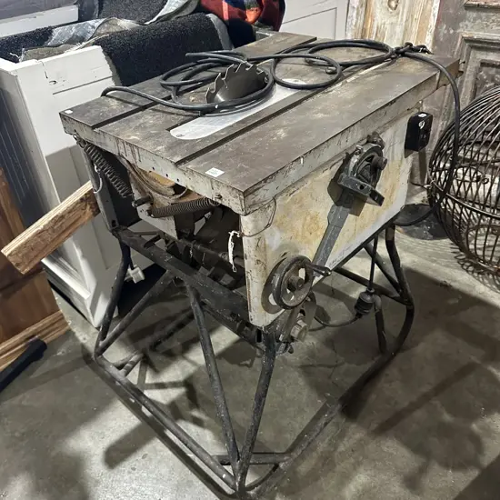 Saw bench