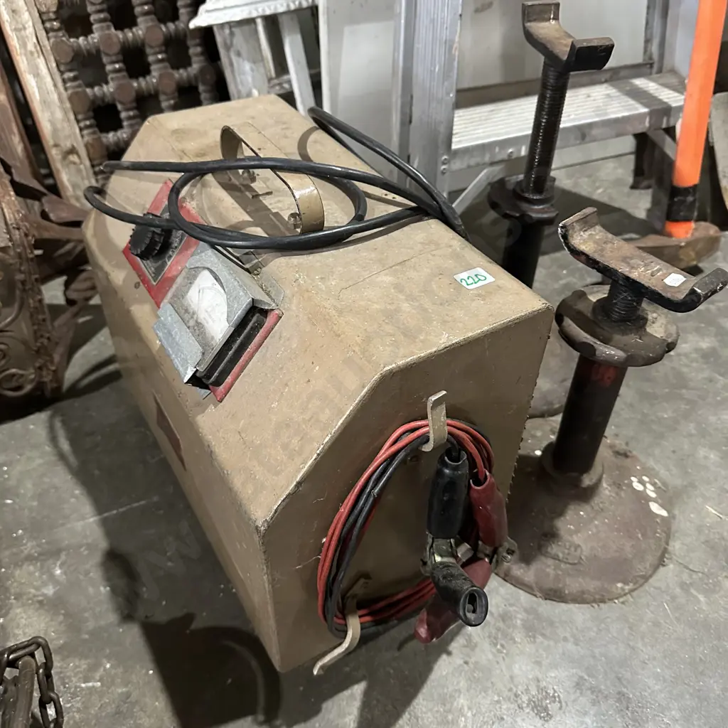 Axle stands and charger Image 1++