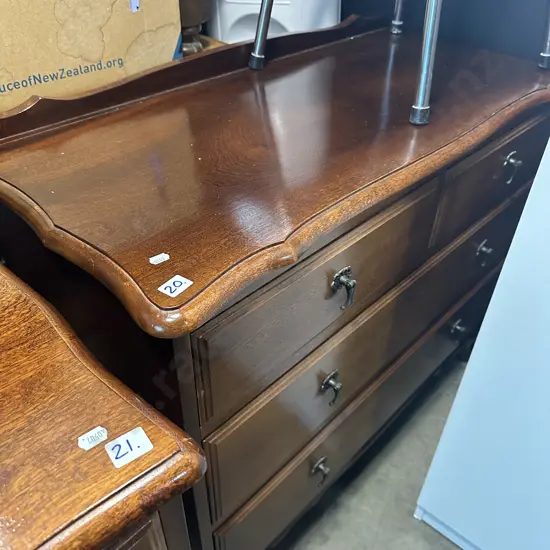 Solid chest drawers