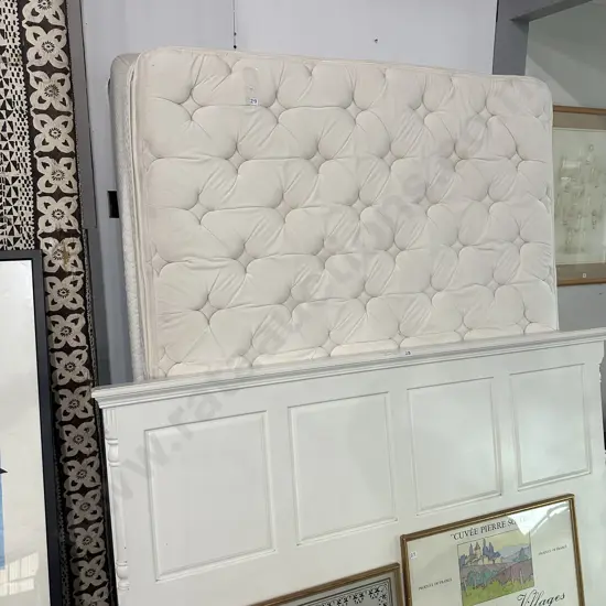 Tidy Queen bed
