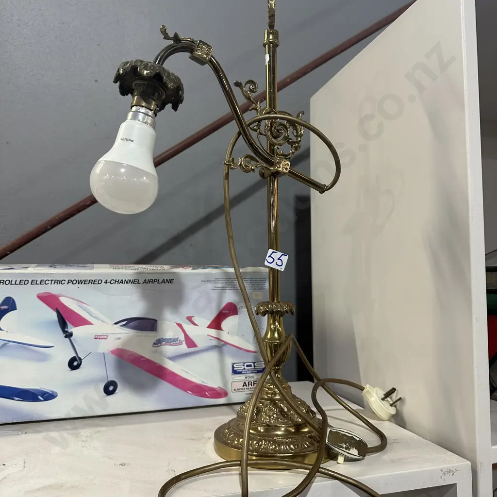 Brass lamp Image 1++