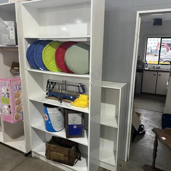2 shelf units
