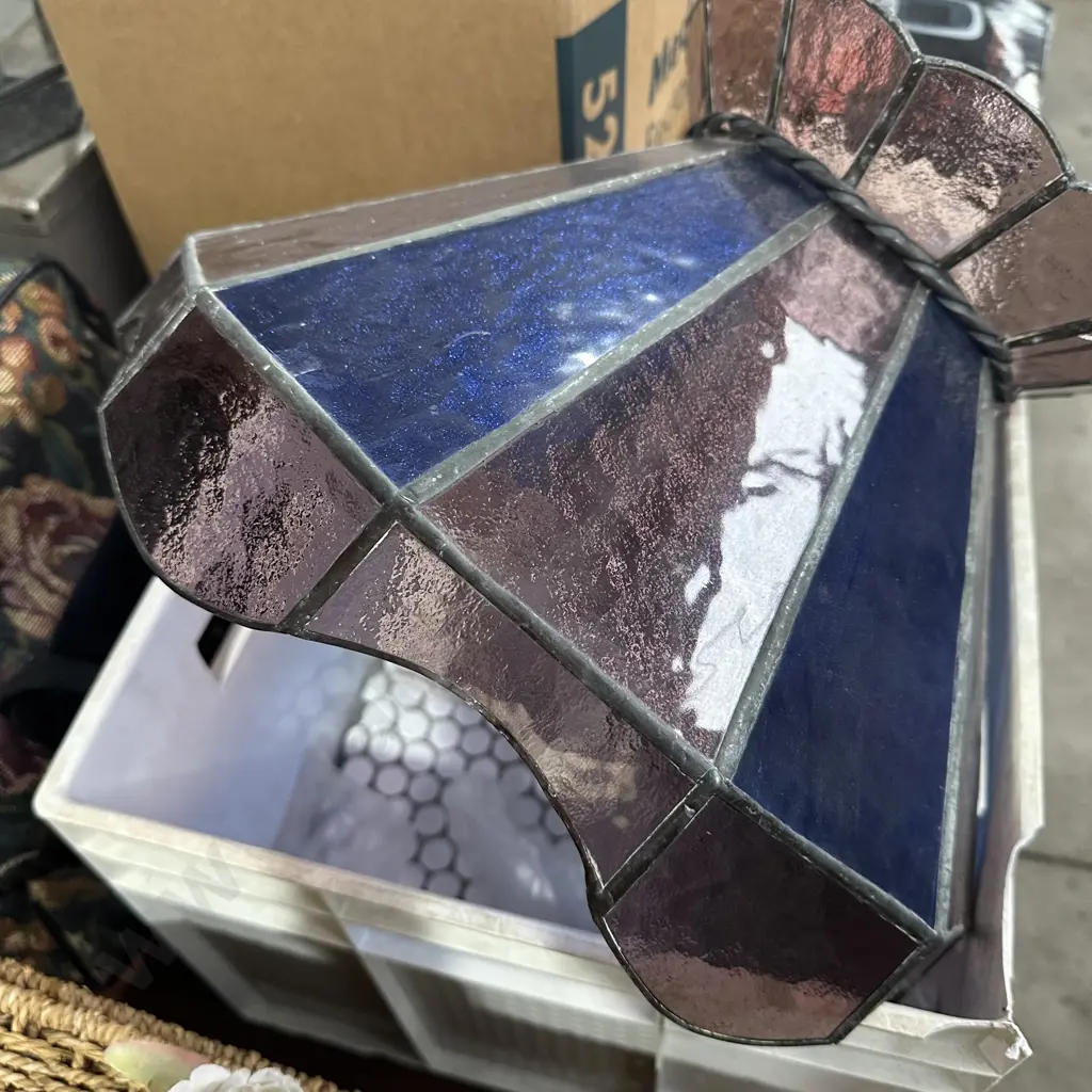 Tiles plus damaged leadlight Image 1++