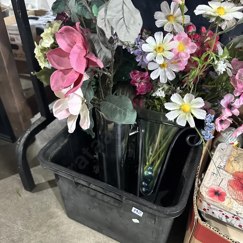 Vases and flowers Image 1++