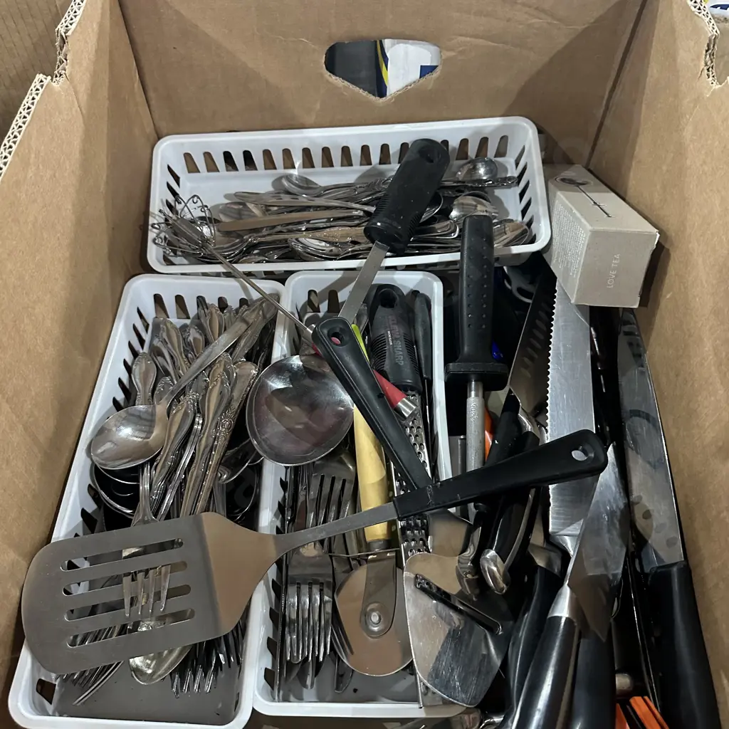 Cutlery and knives Image 1++