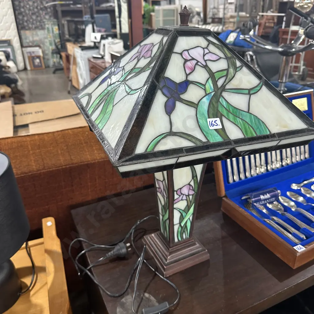 Tiffany style lamp Image 1++