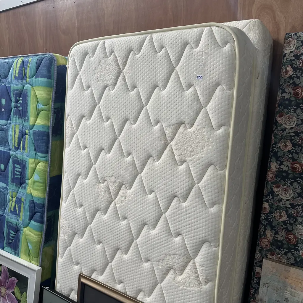 Good condition single bed Image 1++