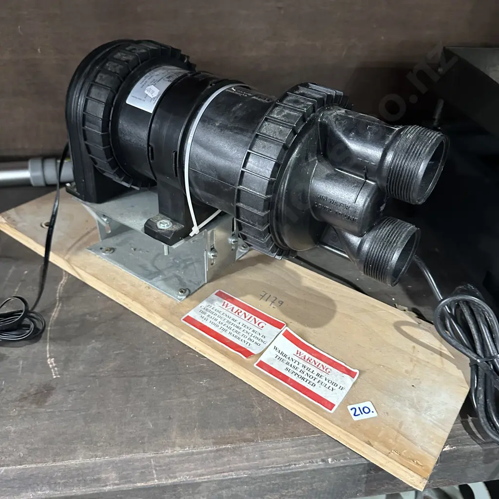 Davey water pump Image 1++
