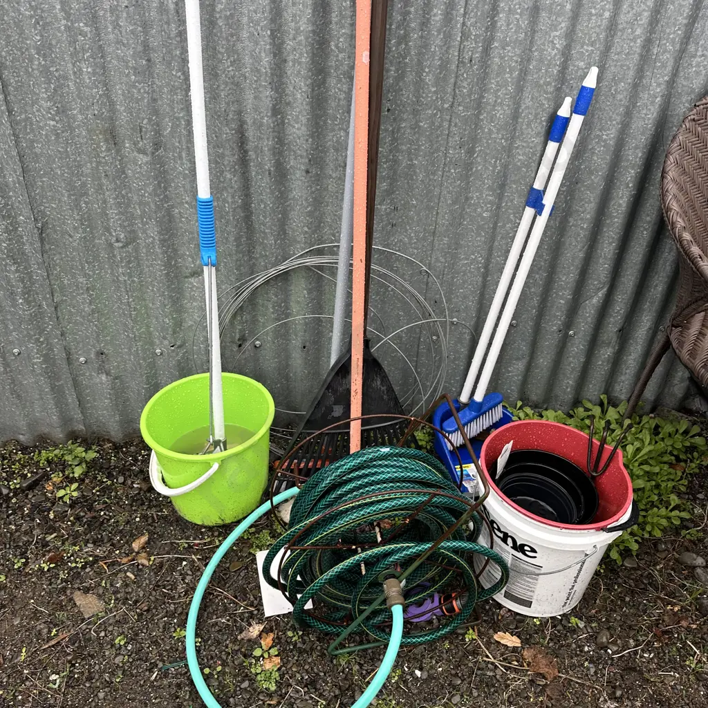 hose and garden tools Image 1++