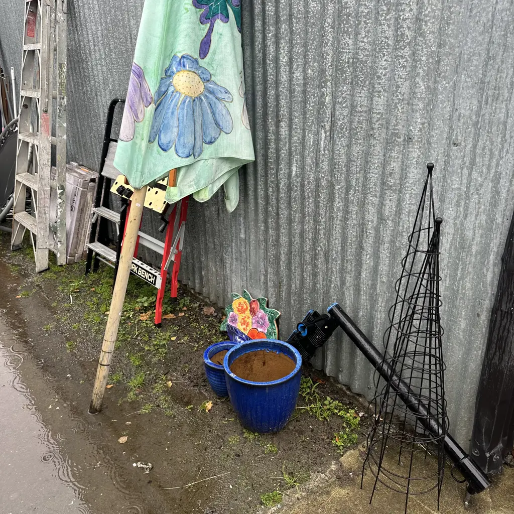 planters, bike rack, umbrella etc Image 1++