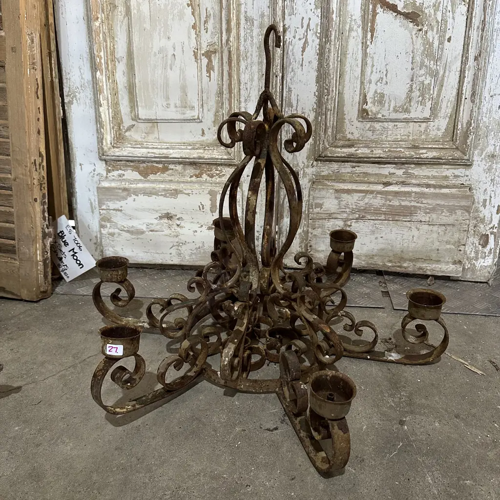 Vintage metal chandelier Image 1++