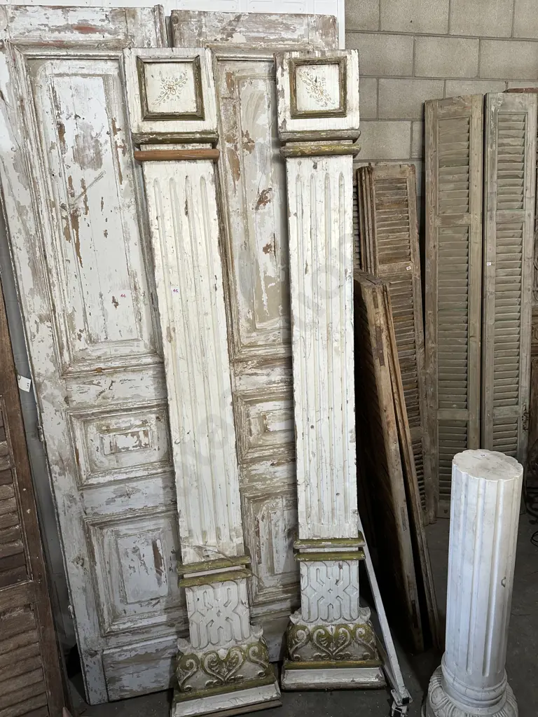 Flat wall columns Image 1++